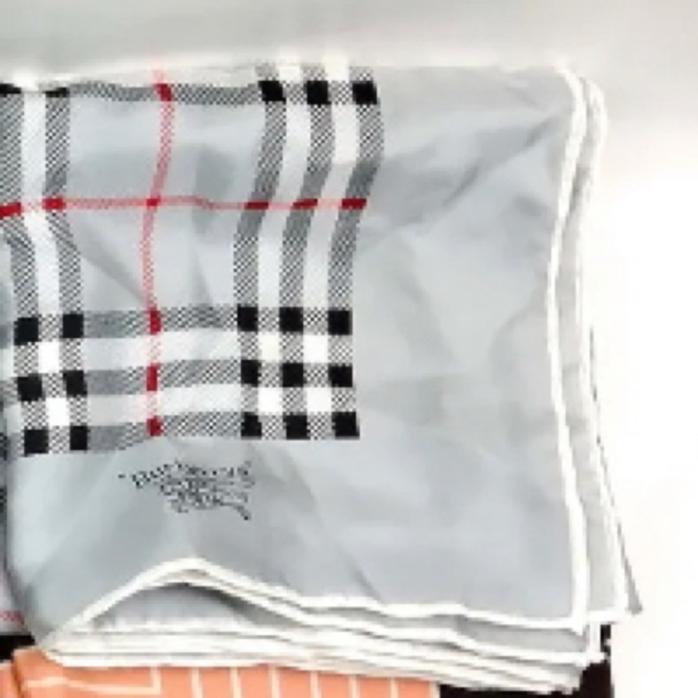 Burberry vintage silk scarf “Burberry’s” marker authentic scarf - Picture 7 of 8